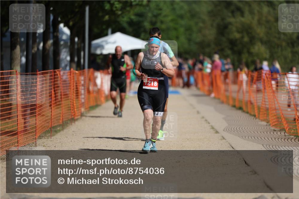 07.09.2025 - 19. Norderstedt Triathlon Michael Strokosch http://msf.ph/oto/8754036 07.09.2025 12:02:12 Laufen 1190, 1218 meine-sportfotos.de