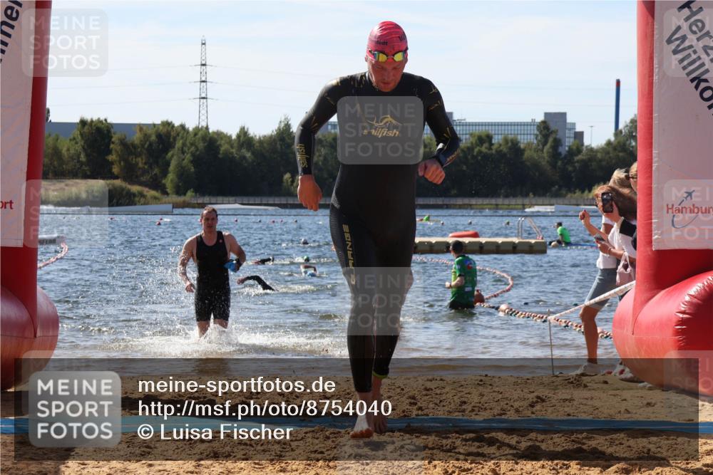 07.09.2025 - 19. Norderstedt Triathlon Luisa Fischer http://msf.ph/oto/8754040 07.09.2025 11:42:05 Schwimmen 730, 1359, 1367 meine-sportfotos.de