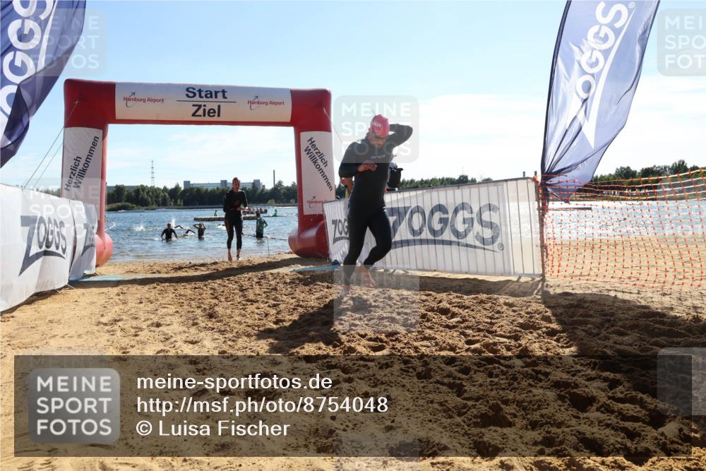 07.09.2025 - 19. Norderstedt Triathlon Luisa Fischer http://msf.ph/oto/8754048 07.09.2025 15:39:04 Schwimmen 1061, 1612, 1619 meine-sportfotos.de