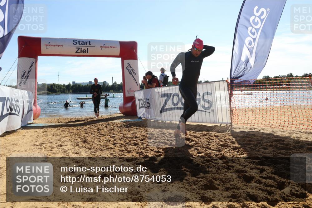 07.09.2025 - 19. Norderstedt Triathlon Luisa Fischer http://msf.ph/oto/8754053 07.09.2025 15:39:04 Schwimmen 1061, 1612, 1619 meine-sportfotos.de