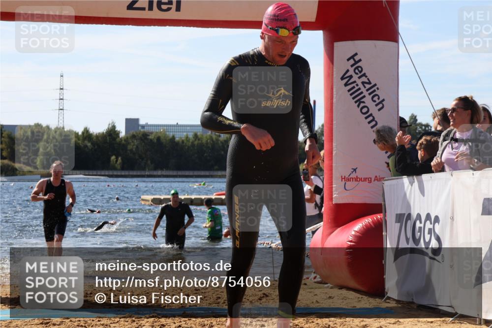 07.09.2025 - 19. Norderstedt Triathlon Luisa Fischer http://msf.ph/oto/8754056 07.09.2025 11:42:05 Schwimmen 730, 1359, 1367 meine-sportfotos.de