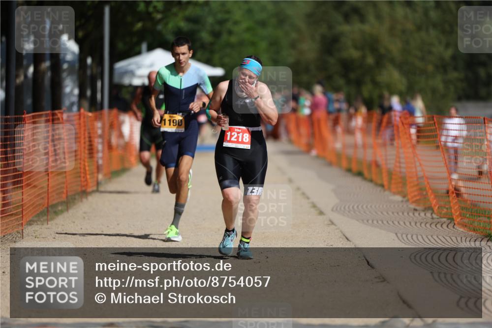 07.09.2025 - 19. Norderstedt Triathlon Michael Strokosch http://msf.ph/oto/8754057 07.09.2025 12:02:12 Laufen 1190, 1218 meine-sportfotos.de