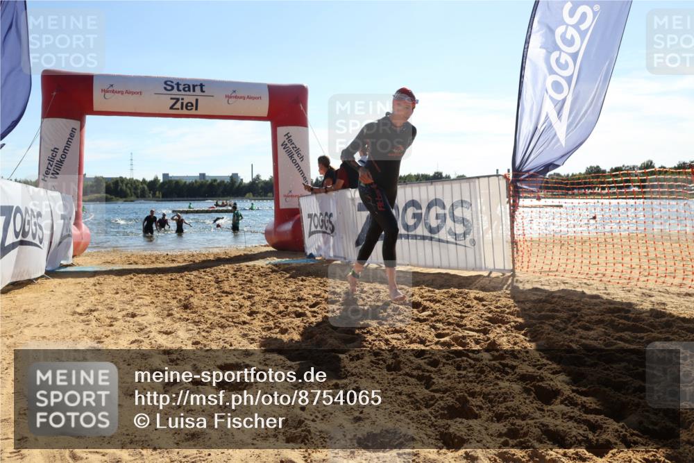 07.09.2025 - 19. Norderstedt Triathlon Luisa Fischer http://msf.ph/oto/8754065 07.09.2025 15:39:07 Schwimmen 1061, 1612, 1619 meine-sportfotos.de