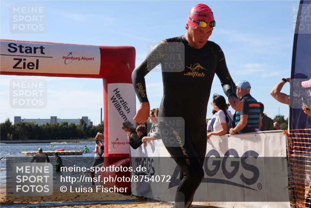 07.09.2025 - 19. Norderstedt Triathlon Luisa Fischer http://msf.ph/oto/8754072 07.09.2025 11:42:07 Schwimmen 730, 1359 meine-sportfotos.de