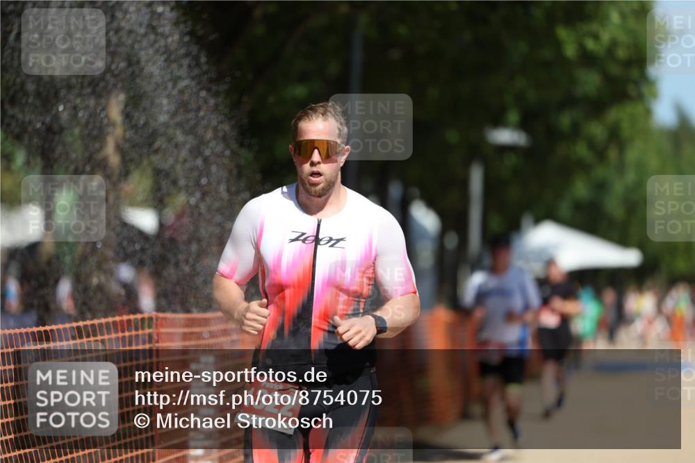 07.09.2025 - 19. Norderstedt Triathlon Michael Strokosch http://msf.ph/oto/8754075 07.09.2025 12:48:10 Laufen 1282, 1322 meine-sportfotos.de