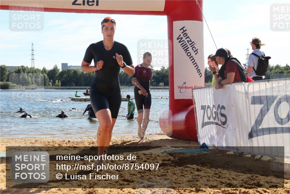 07.09.2025 - 19. Norderstedt Triathlon Luisa Fischer http://msf.ph/oto/8754097 07.09.2025 15:39:16 Schwimmen 1053, 1061, 1072, 1614 meine-sportfotos.de