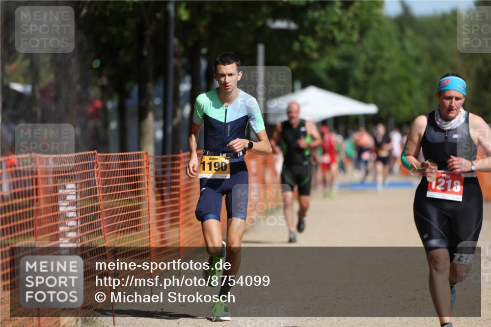 07.09.2025 - 19. Norderstedt Triathlon Michael Strokosch http://msf.ph/oto/8754099 07.09.2025 12:02:14 Laufen 1190, 1217, 1218 meine-sportfotos.de