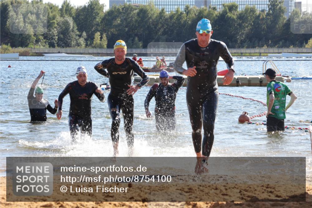 07.09.2025 - 19. Norderstedt Triathlon Luisa Fischer http://msf.ph/oto/8754100 07.09.2025 15:39:22 Schwimmen 1053, 1072, 1561, 1569, 1582, 1614 meine-sportfotos.de