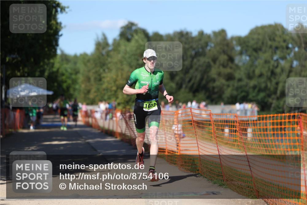 07.09.2025 - 19. Norderstedt Triathlon Michael Strokosch http://msf.ph/oto/8754106 07.09.2025 14:52:20 Laufen 1013 meine-sportfotos.de