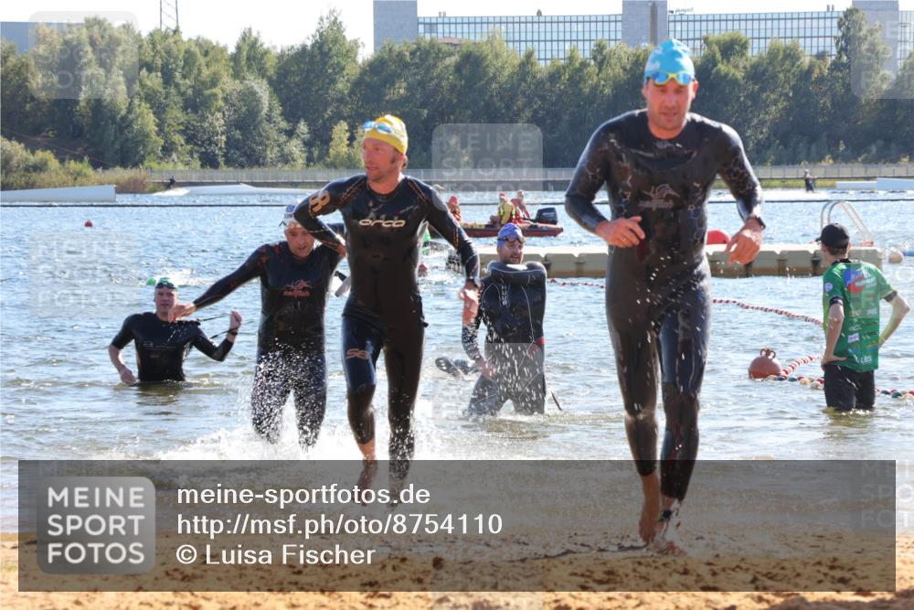 07.09.2025 - 19. Norderstedt Triathlon Luisa Fischer http://msf.ph/oto/8754110 07.09.2025 15:39:23 Schwimmen 1053, 1072, 1561, 1569, 1582, 1614 meine-sportfotos.de