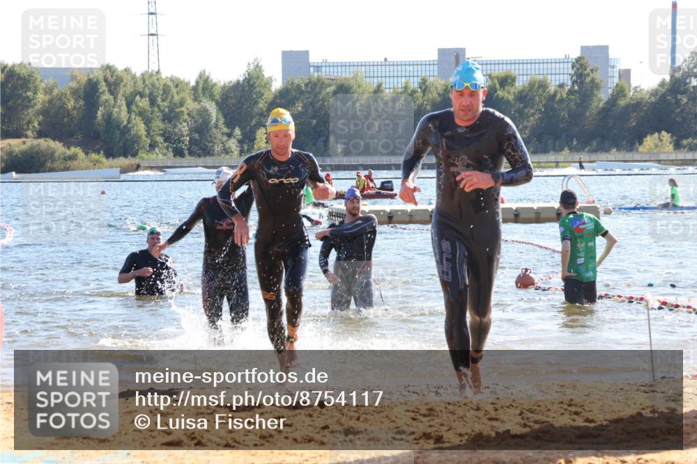 07.09.2025 - 19. Norderstedt Triathlon Luisa Fischer http://msf.ph/oto/8754117 07.09.2025 15:39:23 Schwimmen 1053, 1072, 1561, 1569, 1582, 1614 meine-sportfotos.de