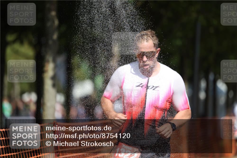 07.09.2025 - 19. Norderstedt Triathlon Michael Strokosch http://msf.ph/oto/8754120 07.09.2025 12:48:11 Laufen 1282, 1322 meine-sportfotos.de