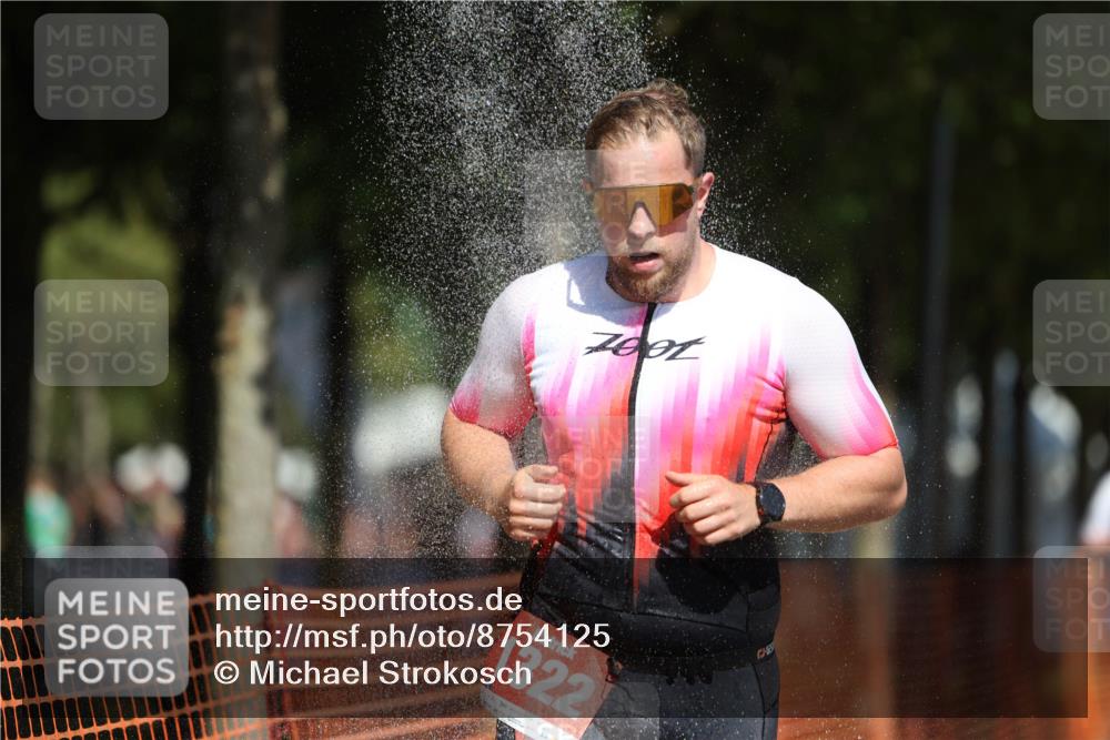 07.09.2025 - 19. Norderstedt Triathlon Michael Strokosch http://msf.ph/oto/8754125 07.09.2025 12:48:11 Laufen 1282, 1322 meine-sportfotos.de