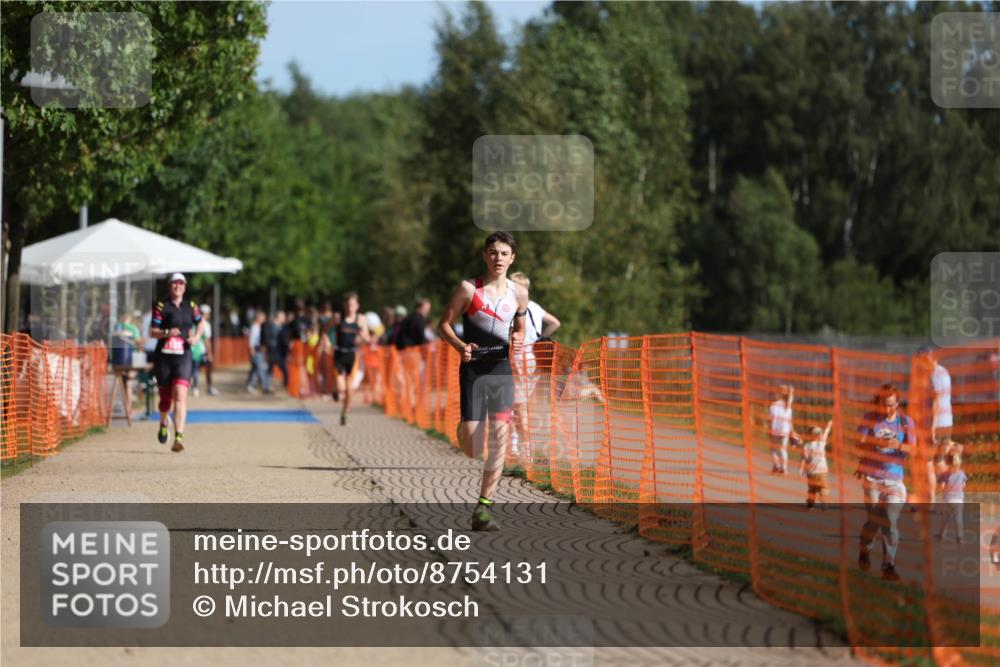 07.09.2025 - 19. Norderstedt Triathlon Michael Strokosch http://msf.ph/oto/8754131 07.09.2025 10:40:12 Laufen 664, 1127 meine-sportfotos.de