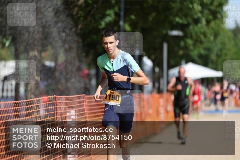 07.09.2025 - 19. Norderstedt Triathlon Michael Strokosch http://msf.ph/oto/8754150 07.09.2025 12:02:15 Laufen 1190, 1217, 1218 meine-sportfotos.de