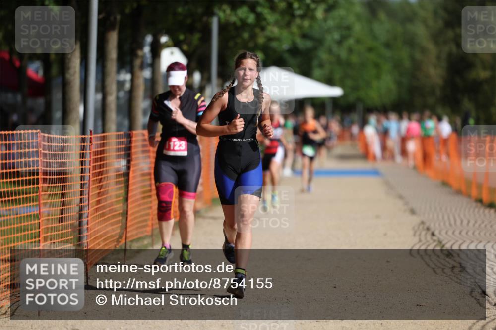 07.09.2025 - 19. Norderstedt Triathlon Michael Strokosch http://msf.ph/oto/8754155 07.09.2025 10:59:16 Laufen 64, 83, 1123 meine-sportfotos.de