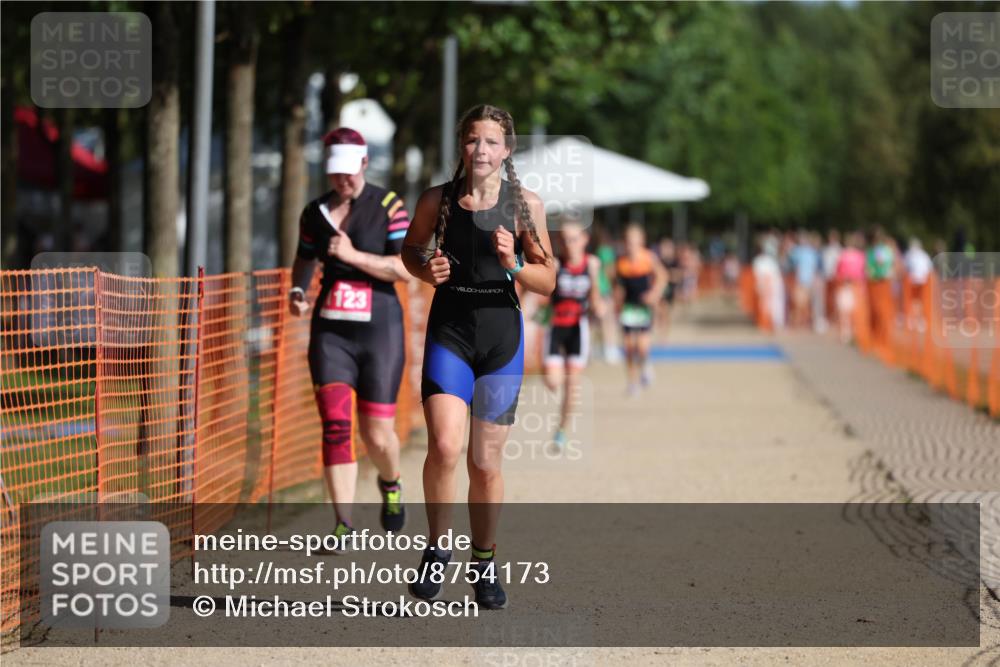 07.09.2025 - 19. Norderstedt Triathlon Michael Strokosch http://msf.ph/oto/8754173 07.09.2025 10:59:16 Laufen 64, 83, 1123 meine-sportfotos.de