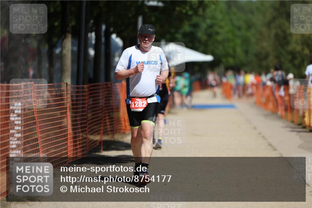 07.09.2025 - 19. Norderstedt Triathlon Michael Strokosch http://msf.ph/oto/8754177 07.09.2025 12:48:14 Laufen 1282, 1322, 1349 meine-sportfotos.de
