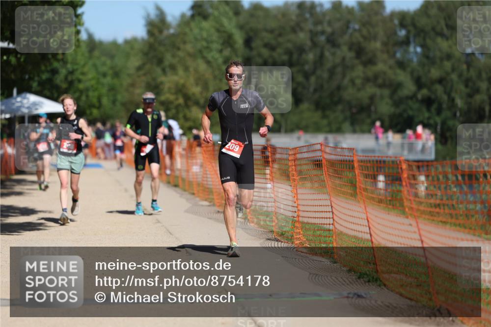 07.09.2025 - 19. Norderstedt Triathlon Michael Strokosch http://msf.ph/oto/8754178 07.09.2025 13:10:38 Laufen 208, 209, 247 meine-sportfotos.de