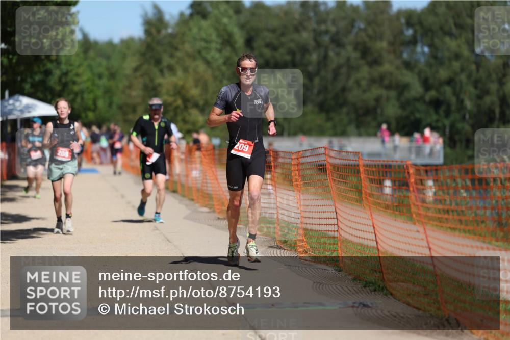07.09.2025 - 19. Norderstedt Triathlon Michael Strokosch http://msf.ph/oto/8754193 07.09.2025 13:10:38 Laufen 208, 209, 247 meine-sportfotos.de
