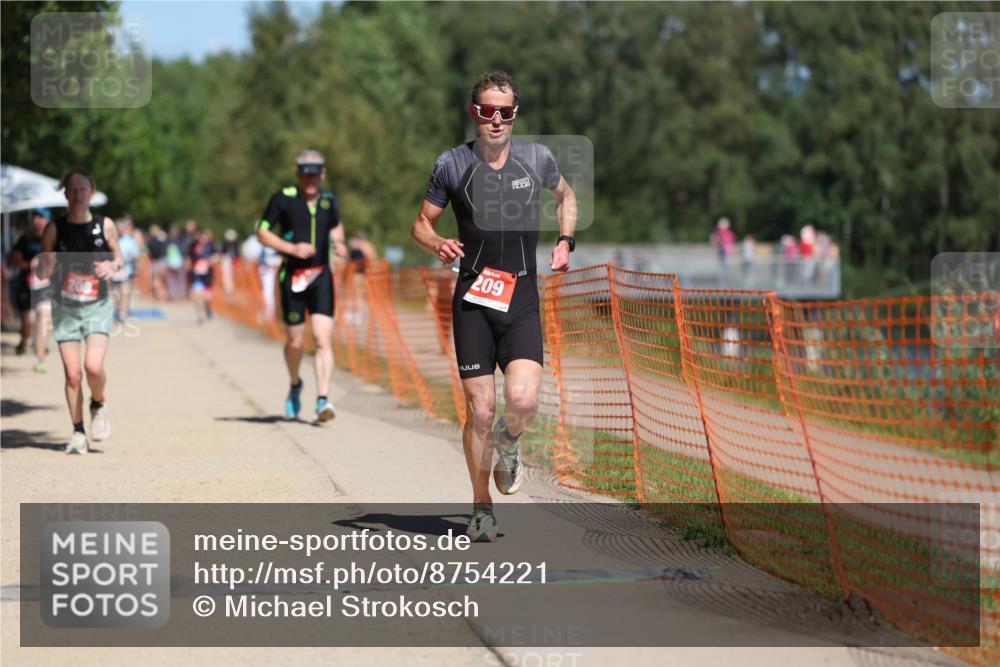 07.09.2025 - 19. Norderstedt Triathlon Michael Strokosch http://msf.ph/oto/8754221 07.09.2025 13:10:39 Laufen 208, 209, 247 meine-sportfotos.de
