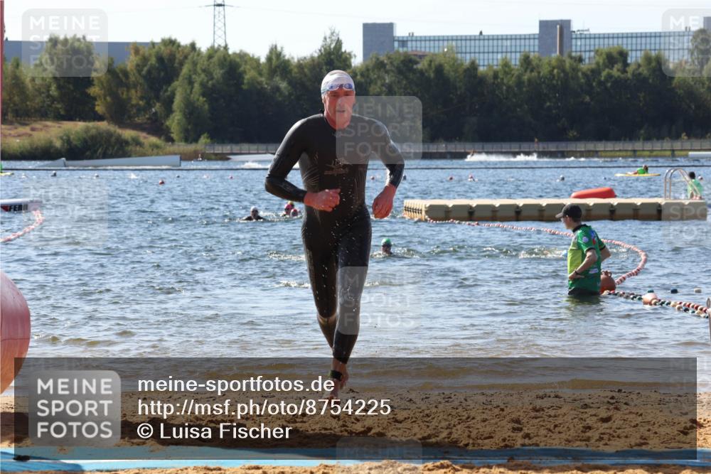 07.09.2025 - 19. Norderstedt Triathlon Luisa Fischer http://msf.ph/oto/8754225 07.09.2025 11:42:18 Schwimmen 835, 838, 1359 meine-sportfotos.de