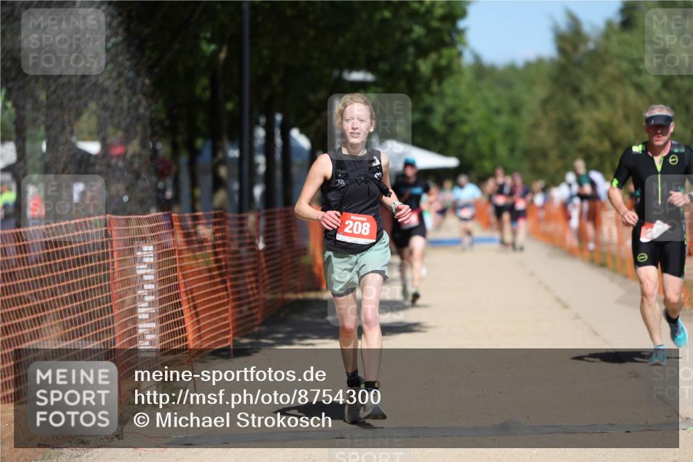 07.09.2025 - 19. Norderstedt Triathlon Michael Strokosch http://msf.ph/oto/8754300 07.09.2025 13:10:41 Laufen 208, 209, 247, 1268 meine-sportfotos.de
