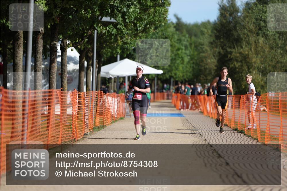 07.09.2025 - 19. Norderstedt Triathlon Michael Strokosch http://msf.ph/oto/8754308 07.09.2025 10:40:17 Laufen 645, 664, 1127 meine-sportfotos.de