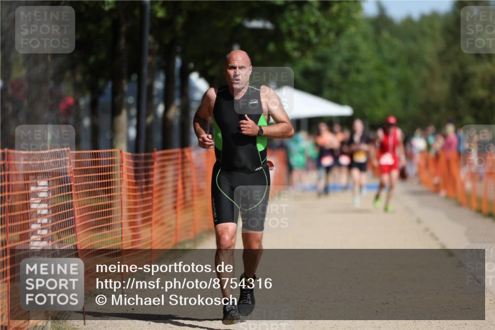 07.09.2025 - 19. Norderstedt Triathlon Michael Strokosch http://msf.ph/oto/8754316 07.09.2025 12:02:19 Laufen 1190, 1217, 1218 meine-sportfotos.de