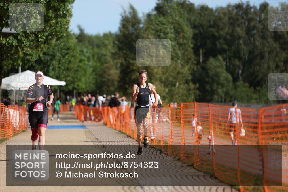 07.09.2025 - 19. Norderstedt Triathlon Michael Strokosch http://msf.ph/oto/8754323 07.09.2025 10:40:19 Laufen 645, 664, 1123 meine-sportfotos.de