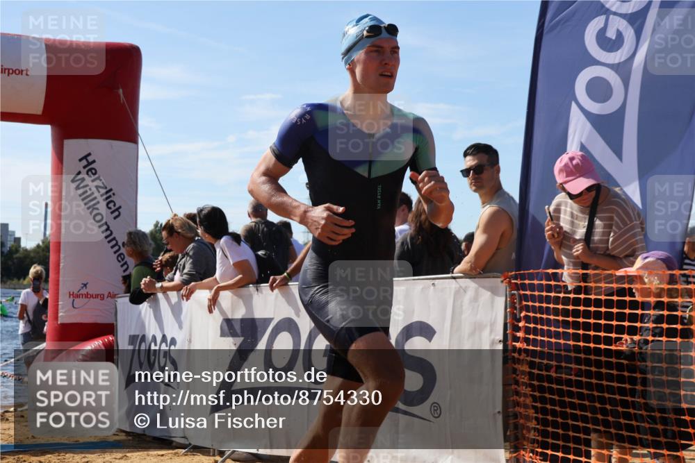 07.09.2025 - 19. Norderstedt Triathlon Luisa Fischer http://msf.ph/oto/8754330 07.09.2025 11:42:32 Schwimmen 838, 856 meine-sportfotos.de