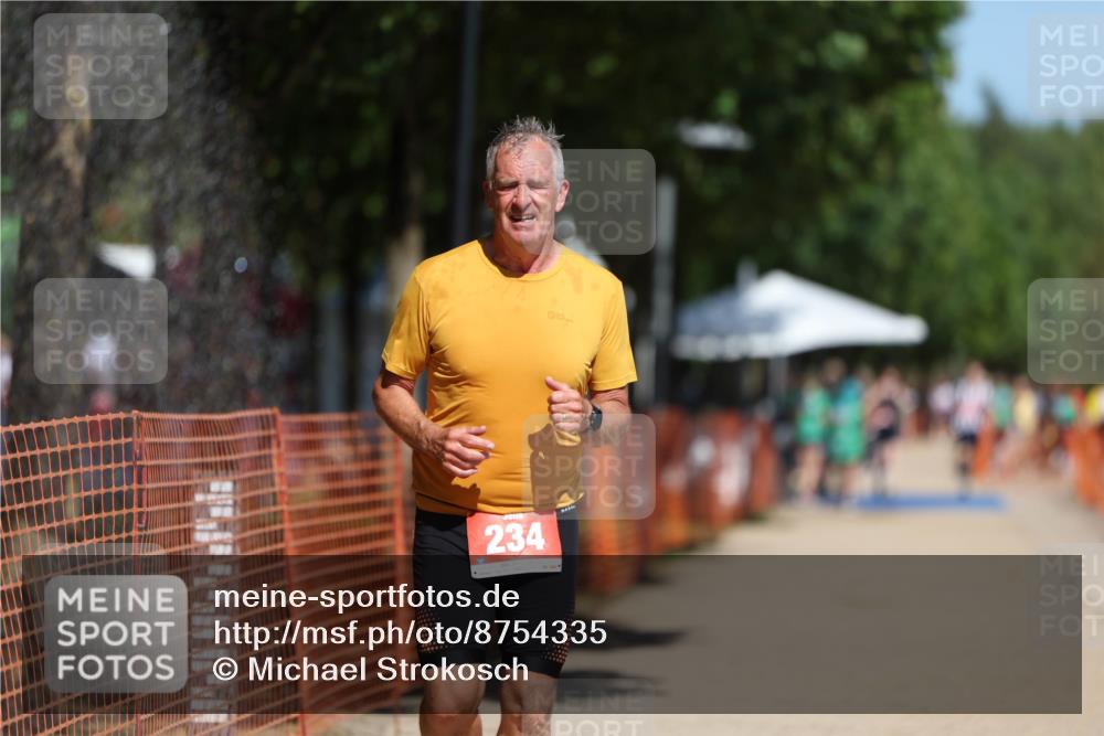 07.09.2025 - 19. Norderstedt Triathlon Michael Strokosch http://msf.ph/oto/8754335 07.09.2025 12:48:28 Laufen 234 meine-sportfotos.de