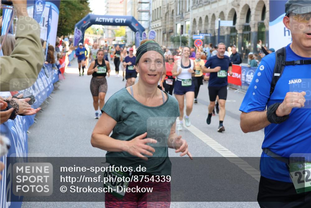 07.09.2025 - BARMER Alsterlauf Strokosch-Dieckow http://msf.ph/oto/8754339 07.09.2025 10:14:24 Ziel 2442, 2621, 2736, 2825, 3221, 3455, 3466, 3851, 4422, 4630, 4670, 4671, 4725, 4734, 4742, 4845, 4883, 4898, 5036, 6344, 8258, 8296 meine-sportfotos.de