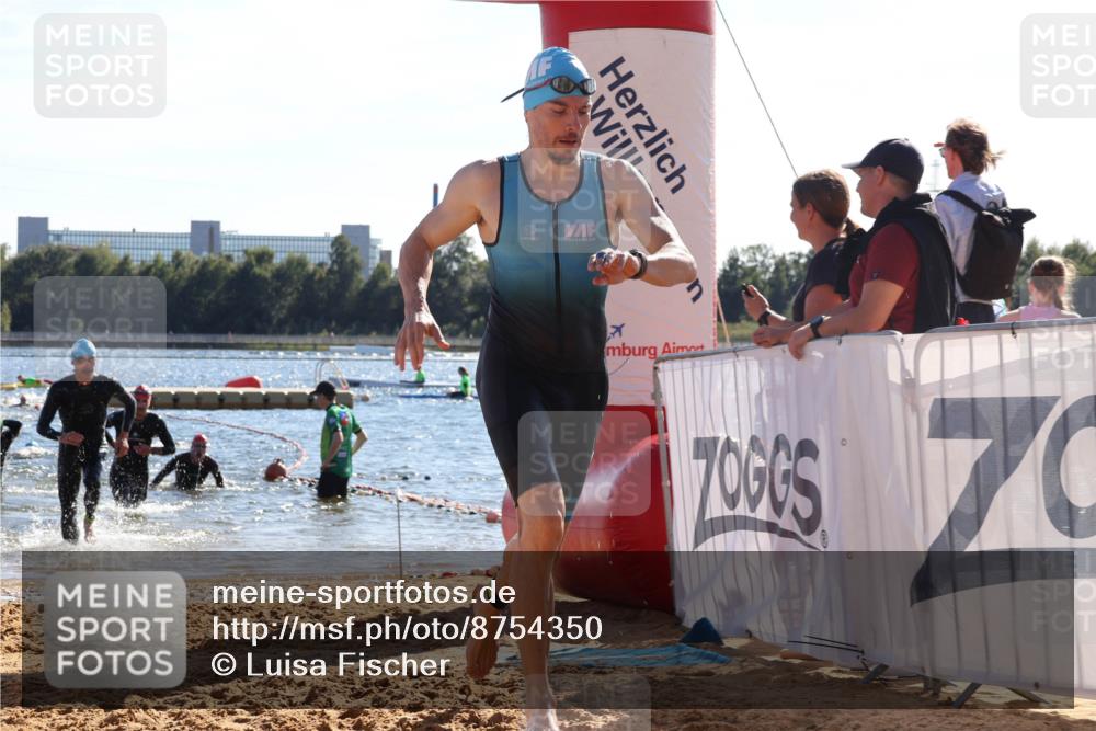 07.09.2025 - 19. Norderstedt Triathlon Luisa Fischer http://msf.ph/oto/8754350 07.09.2025 15:39:57 Schwimmen 1620, 1625 meine-sportfotos.de