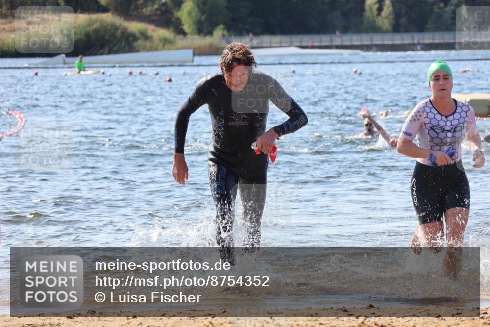 07.09.2025 - 19. Norderstedt Triathlon Luisa Fischer http://msf.ph/oto/8754352 07.09.2025 11:42:43 Schwimmen 738, 1294, 1379 meine-sportfotos.de