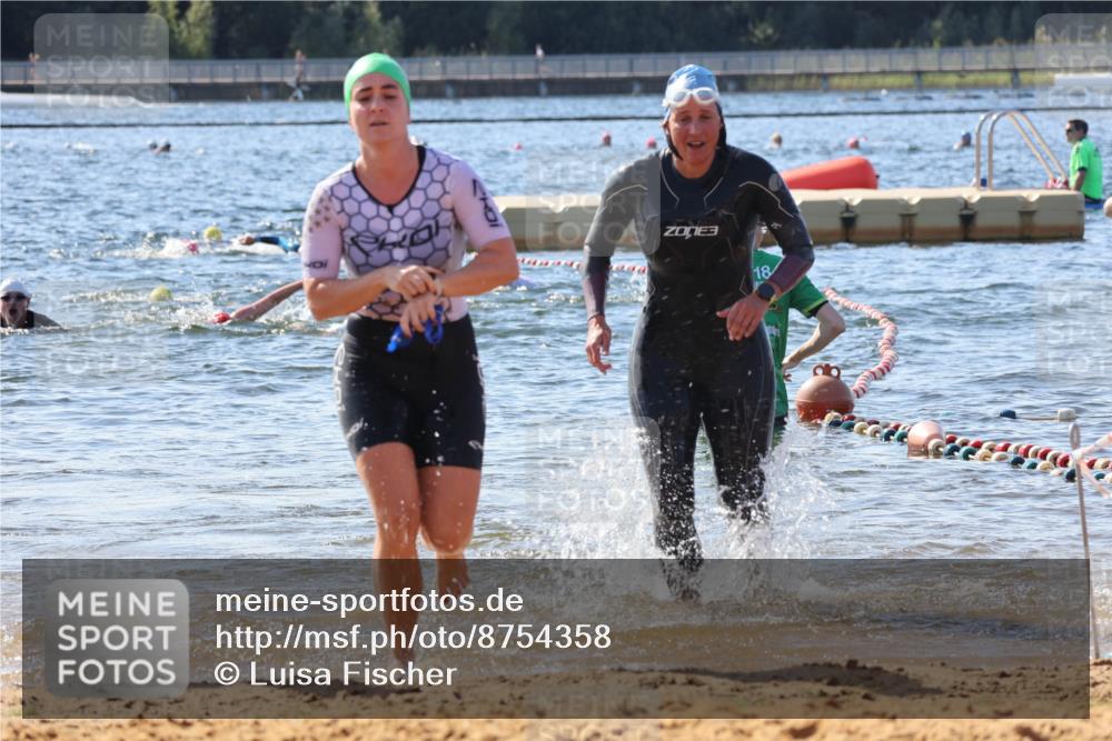 07.09.2025 - 19. Norderstedt Triathlon Luisa Fischer http://msf.ph/oto/8754358 07.09.2025 11:42:44 Schwimmen 738, 1294, 1379 meine-sportfotos.de