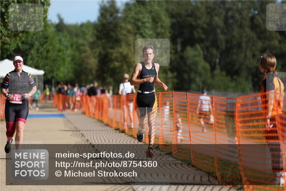 07.09.2025 - 19. Norderstedt Triathlon Michael Strokosch http://msf.ph/oto/8754360 07.09.2025 10:40:20 Laufen 645, 664, 1123 meine-sportfotos.de