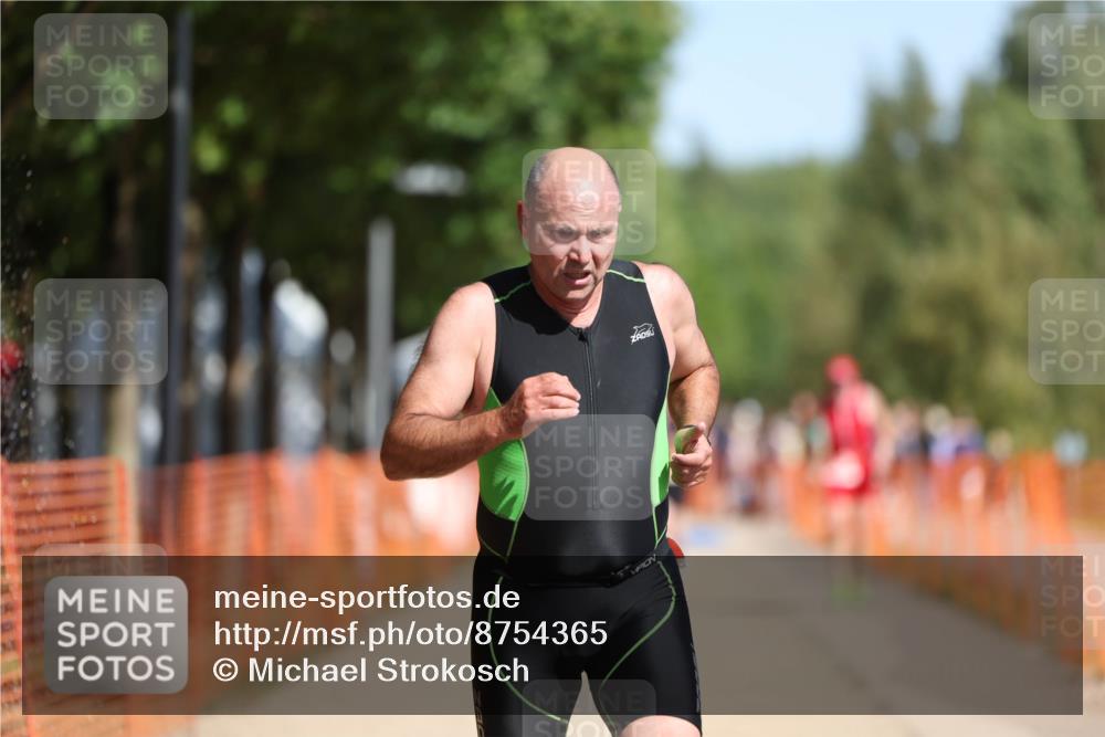 07.09.2025 - 19. Norderstedt Triathlon Michael Strokosch http://msf.ph/oto/8754365 07.09.2025 12:02:21 Laufen 1217 meine-sportfotos.de