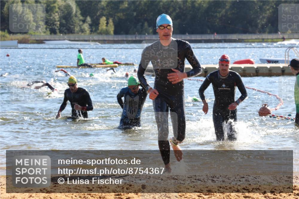 07.09.2025 - 19. Norderstedt Triathlon Luisa Fischer http://msf.ph/oto/8754367 07.09.2025 15:39:59 Schwimmen 1573, 1620, 1625 meine-sportfotos.de