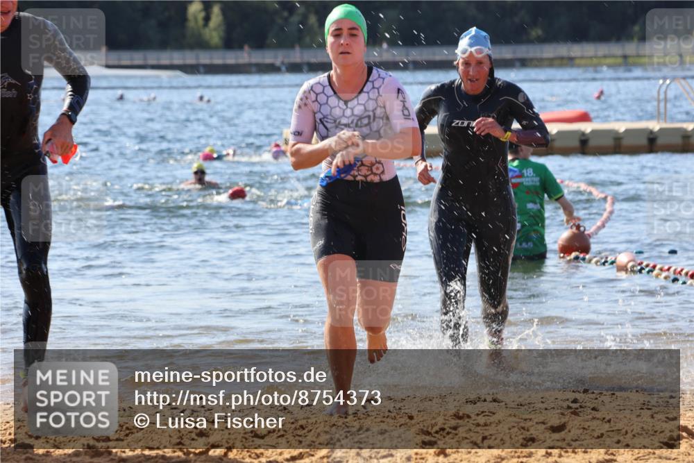 07.09.2025 - 19. Norderstedt Triathlon Luisa Fischer http://msf.ph/oto/8754373 07.09.2025 11:42:45 Schwimmen 738, 1294, 1379 meine-sportfotos.de