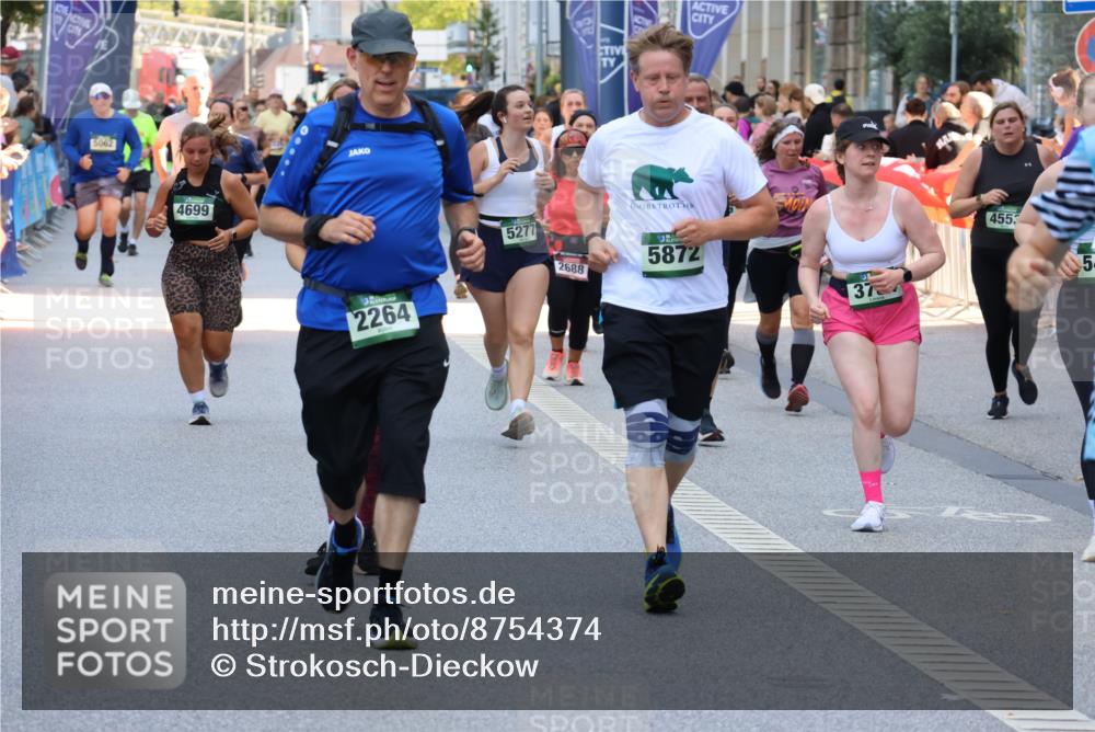 07.09.2025 - BARMER Alsterlauf Strokosch-Dieckow http://msf.ph/oto/8754374 07.09.2025 10:14:19 Ziel 2442, 2621, 2736, 2825, 3221, 3455, 3466, 3851, 4108, 4364, 4422, 4630, 4670, 4671, 4725, 4734, 4742, 4845, 4883, 4898, 5036, 6312, 6344, 8258, 8296 meine-sportfotos.de