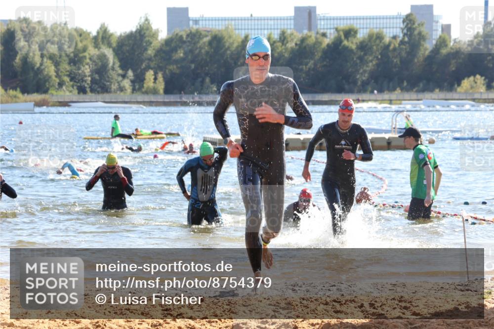 07.09.2025 - 19. Norderstedt Triathlon Luisa Fischer http://msf.ph/oto/8754379 07.09.2025 15:39:59 Schwimmen 1573, 1620, 1625 meine-sportfotos.de
