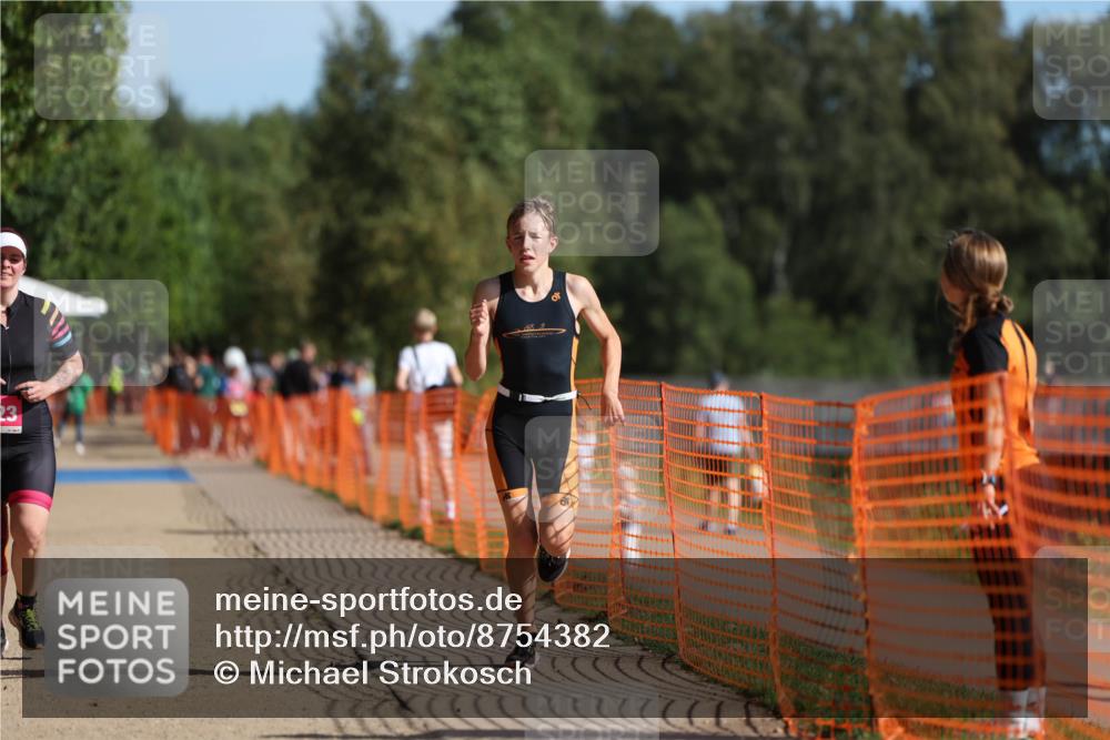 07.09.2025 - 19. Norderstedt Triathlon Michael Strokosch http://msf.ph/oto/8754382 07.09.2025 10:40:21 Laufen 645, 664, 1123 meine-sportfotos.de