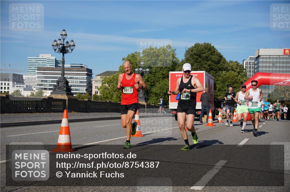 07.09.2025 - BARMER Alsterlauf Yannick Fuchs http://msf.ph/oto/8754387 07.09.2025 09:37:22 Laufen 5913, 323, 2561, 2212 meine-sportfotos.de