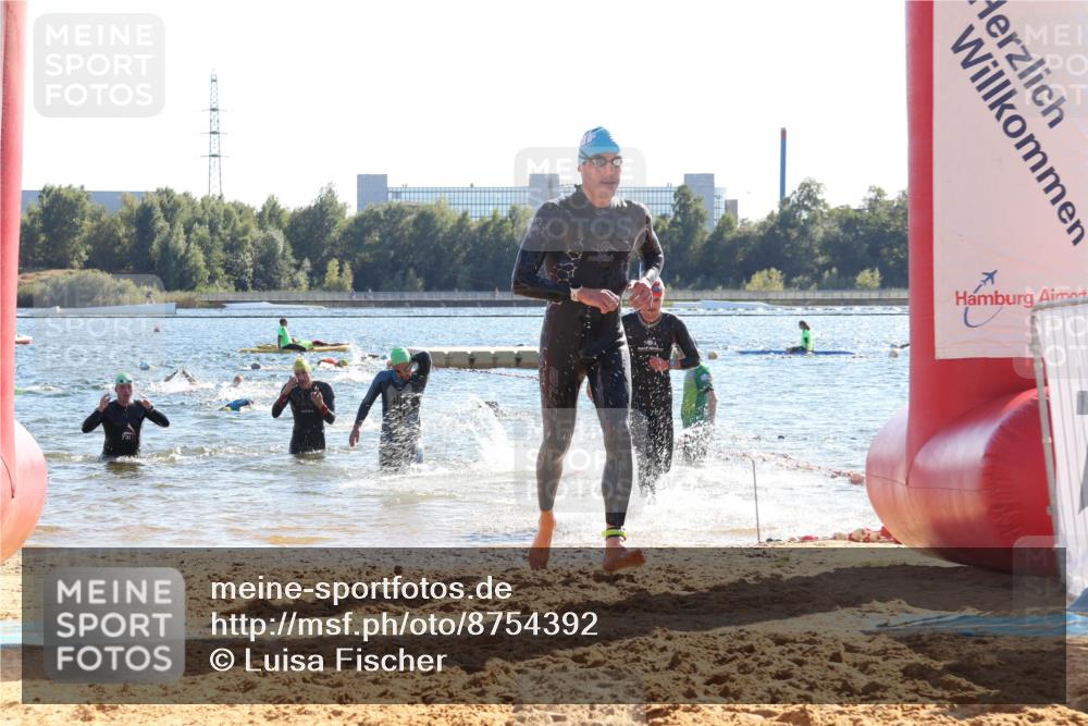 07.09.2025 - 19. Norderstedt Triathlon Luisa Fischer http://msf.ph/oto/8754392 07.09.2025 15:40:00 Schwimmen 1573, 1620, 1625 meine-sportfotos.de