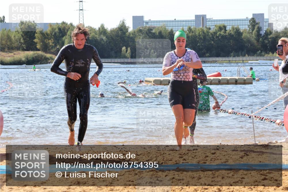 07.09.2025 - 19. Norderstedt Triathlon Luisa Fischer http://msf.ph/oto/8754395 07.09.2025 11:42:45 Schwimmen 738, 1294, 1379 meine-sportfotos.de