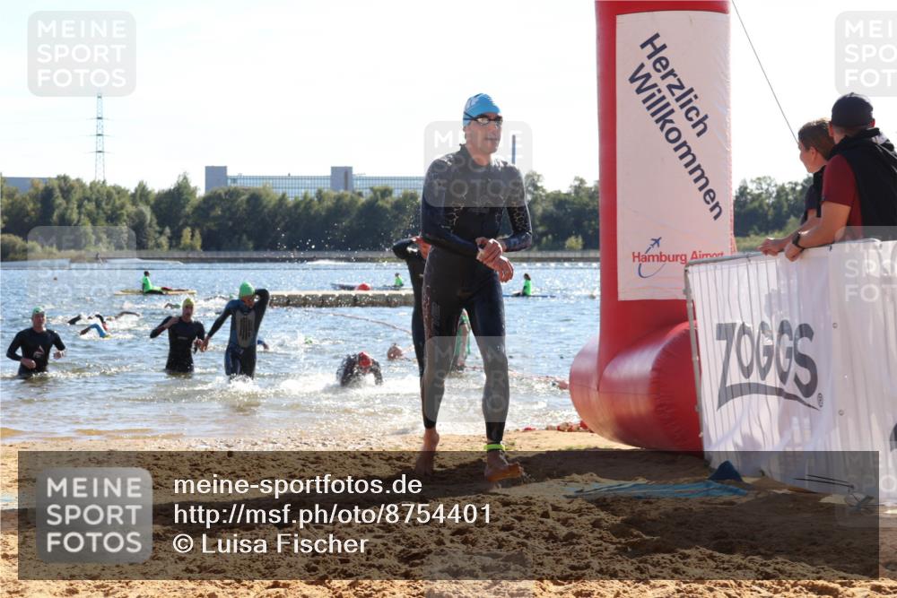 07.09.2025 - 19. Norderstedt Triathlon Luisa Fischer http://msf.ph/oto/8754401 07.09.2025 15:40:01 Schwimmen 1573, 1577, 1620, 1625 meine-sportfotos.de