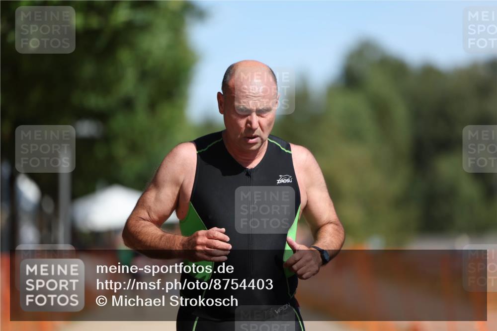 07.09.2025 - 19. Norderstedt Triathlon Michael Strokosch http://msf.ph/oto/8754403 07.09.2025 12:02:22 Laufen 1217 meine-sportfotos.de