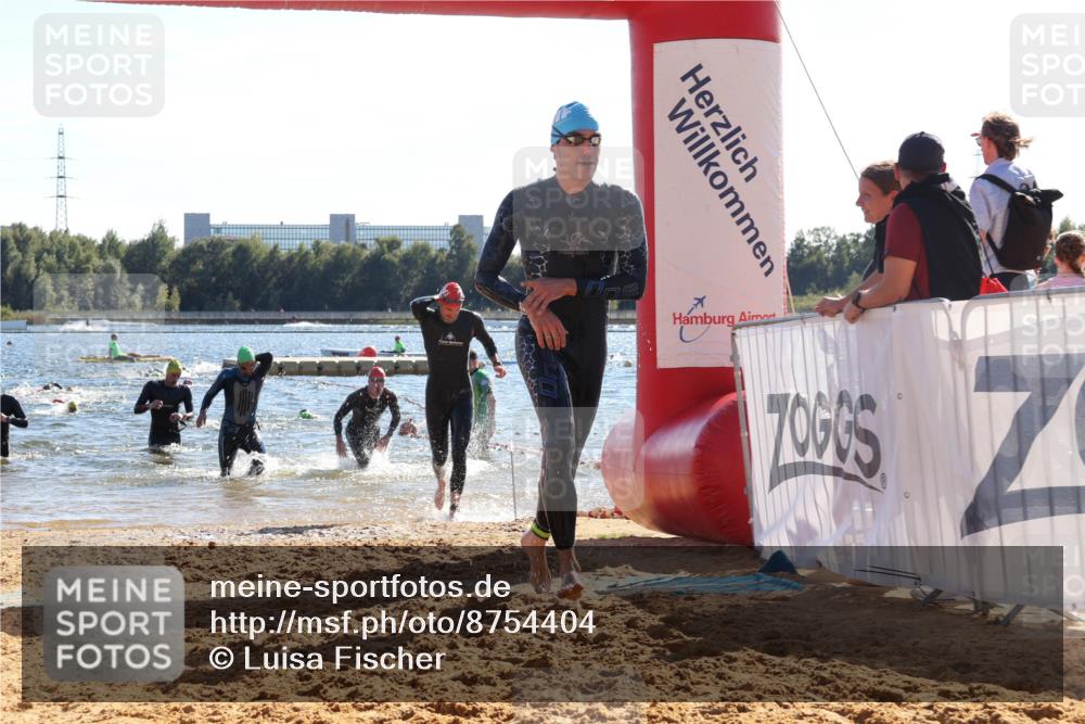 07.09.2025 - 19. Norderstedt Triathlon Luisa Fischer http://msf.ph/oto/8754404 07.09.2025 15:40:01 Schwimmen 1573, 1577, 1620, 1625 meine-sportfotos.de