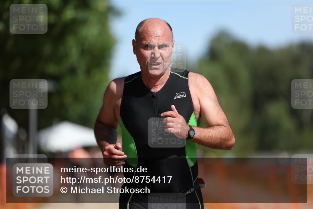 07.09.2025 - 19. Norderstedt Triathlon Michael Strokosch http://msf.ph/oto/8754417 07.09.2025 12:02:22 Laufen 1217 meine-sportfotos.de